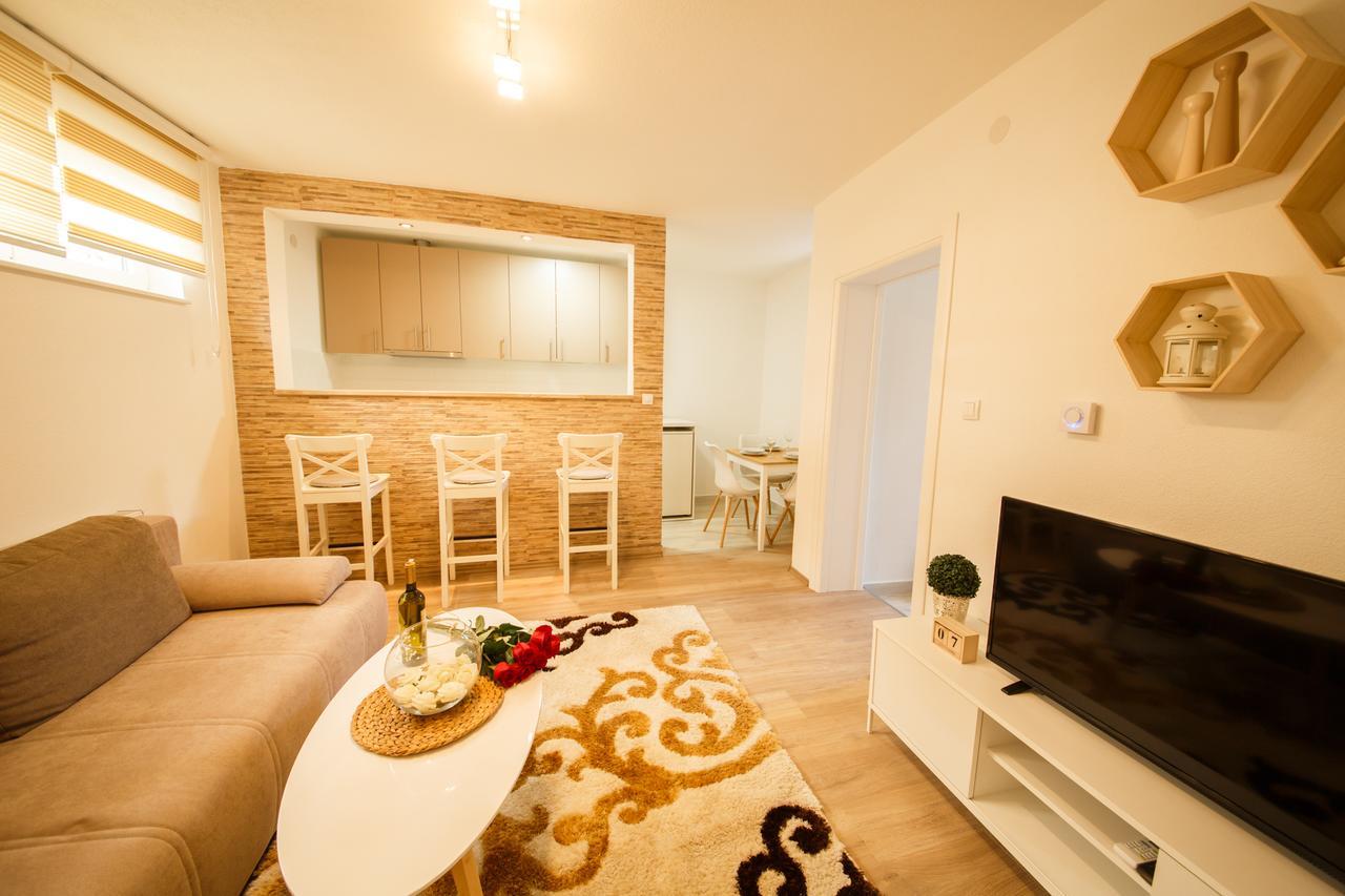 Apartman Top Spot บันยาลูกา ภายนอก รูปภาพ